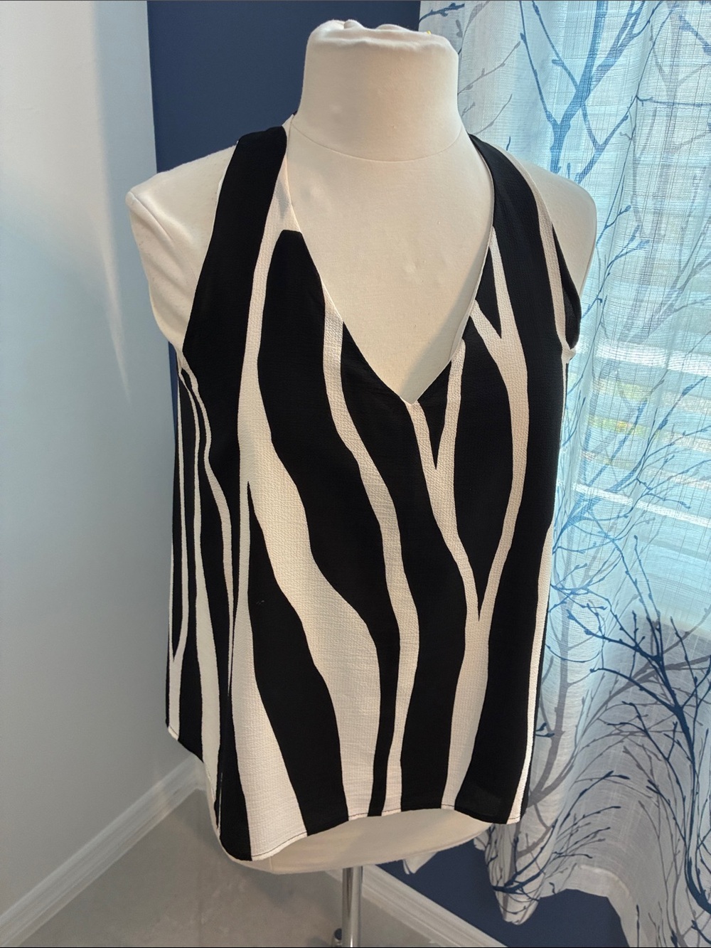 Tyche Black & White Zebra Print V-Neck Sleeveless Top